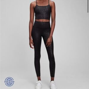 Gap sports bra and leggings